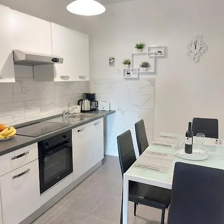 Marija Anchor Apartman *